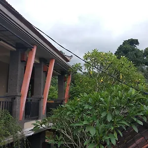 https://utari-house.ubudhotelsnow.com